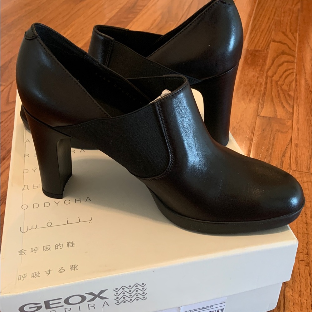 Geox leather heeled shoes